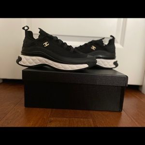 🦄  RARE FIND 🦄 Chanel sneakers